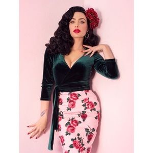 Vixen Micheline Pitt green velvet wrap xs or small